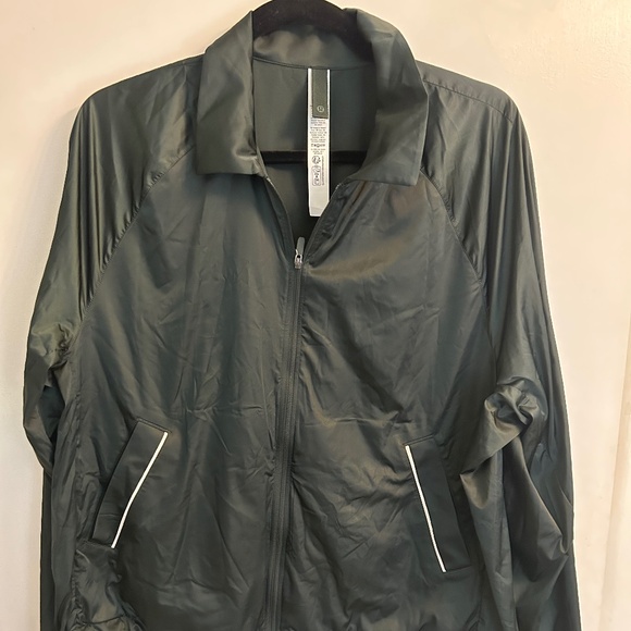 Luulemon Strech Satin Nylon Jacket Size Large - Picture 2 of 5